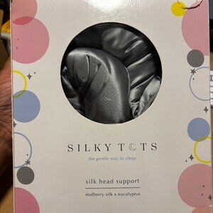 Silky Tots Silk Head Support Baby Car Seat NEW Essential Sleep Luxury Soft Hair